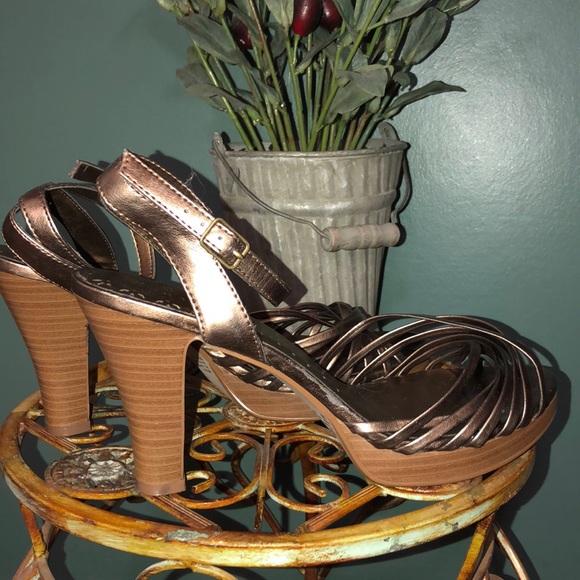 Mudd “Kriss” Strappy Ankle Sandal sz9 - Picture 1 of 6
